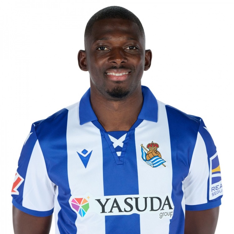 记者：里尔主帅热内西奥有意皇社后卫H-特拉奥雷，但目前暂无进展